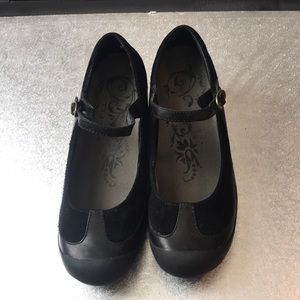 Merrell shoes. Cute!!! Wore with socks.